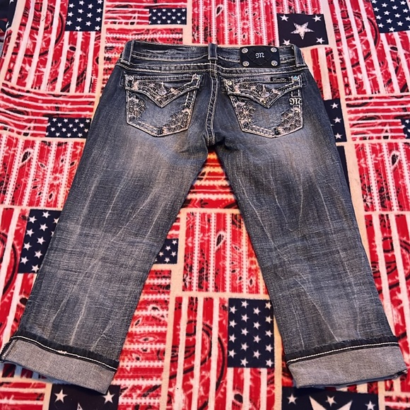 Miss Me Signature Cuffed Capri Size 27 - Picture 4 of 4